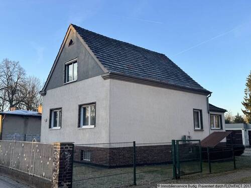 Ansicht von der Straße - 4 Zimmer Einfamilienhaus zum Kaufen in Neuenhagen