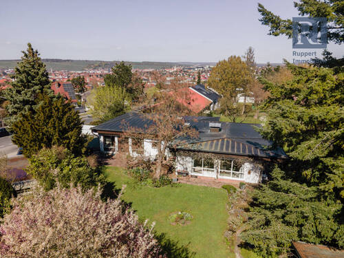 Außenansicht - 7 Zimmer Einfamilienhaus zum Kaufen in Würzburg