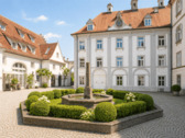 Schlossinnenhof mit Patio - 