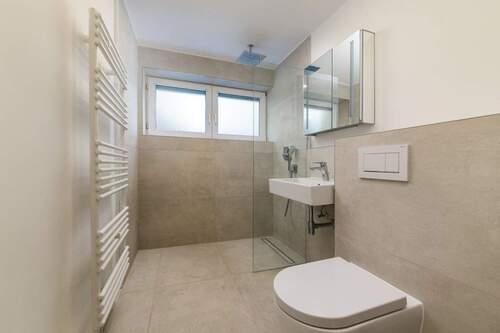 Modernes Badezimmer - 