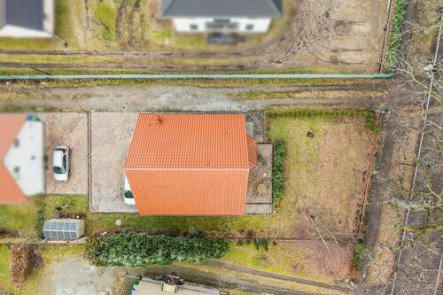 Blick von oben aufs gesamte Grundstück - 