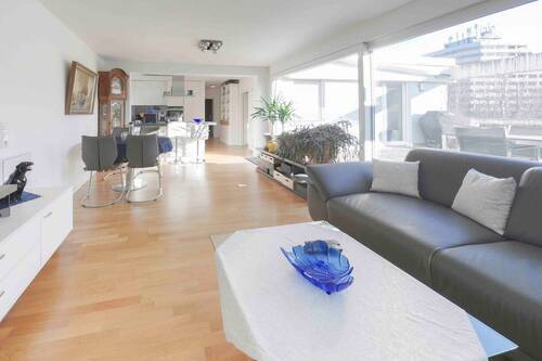 Wohnzimmer - 3 Zimmer Etagenwohnung in Stuttgart