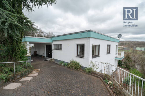 Blick auf das Haus - 6 Zimmer Einfamilienhaus zum Kaufen in Marktheidenfeld