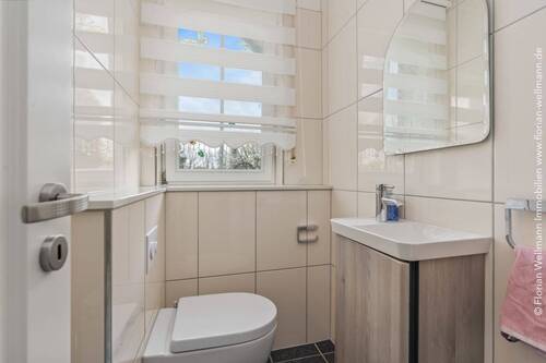 2,08 m² saniertes Gäste-WC im Erdgeschoss - 