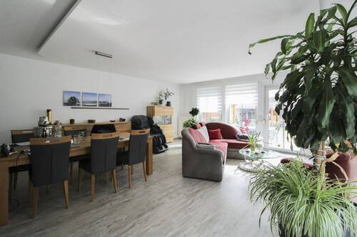 Wohnzimmer - 6 Zimmer Einfamilienhaus zum Kaufen in Ludwigsfelde