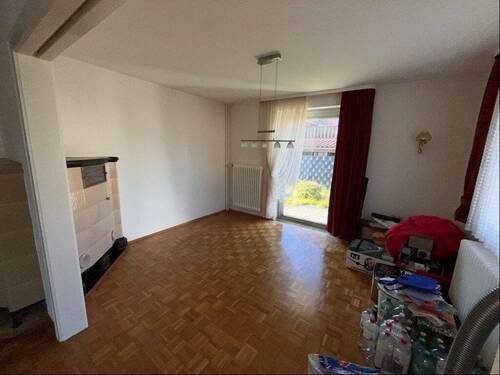 Esszimmer mit Kachelofen - 