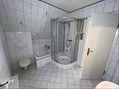 Badezimmer im Dachgeschoss - 