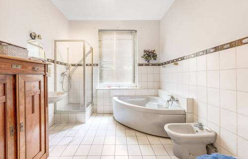Bild 4 - Mehrfamilienhaus, Wohnhaus mit 285,00 m² in Lübeck zum Kaufen