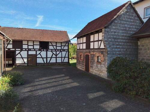 Bild 2 - 3 Zimmer Bauernhaus, Landhaus zum Kaufen in Grünberg