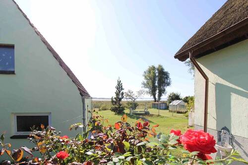 Blick Eingangsbereich auf Garten - 