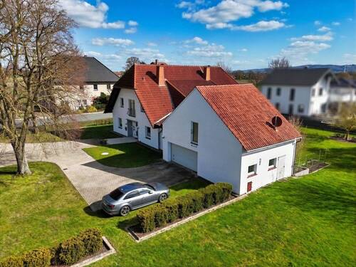 Nord-West-Ansicht - 8 Zimmer Mehrfamilienhaus, Wohnhaus in Espelkamp
