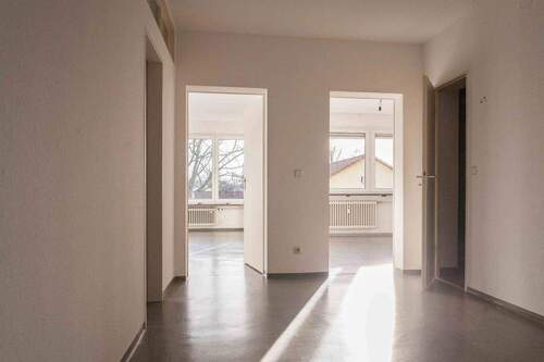 Flur - Etagenwohnung mit 82,00 m&sup2; in Erlangen zum Kaufen