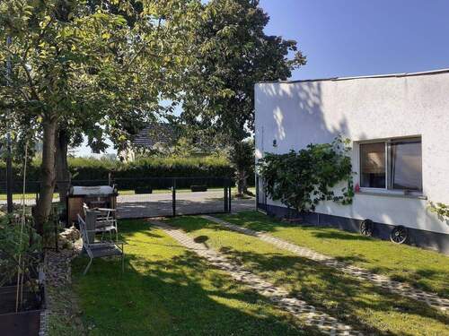 Hoftor und Blick zur Straße.jpg - 