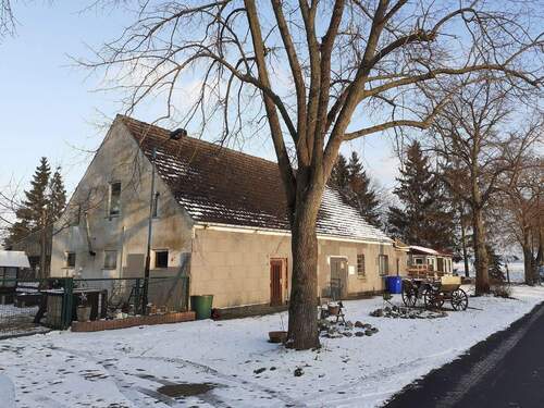 Eins der Wirtschaftsgebäude.jpg - 