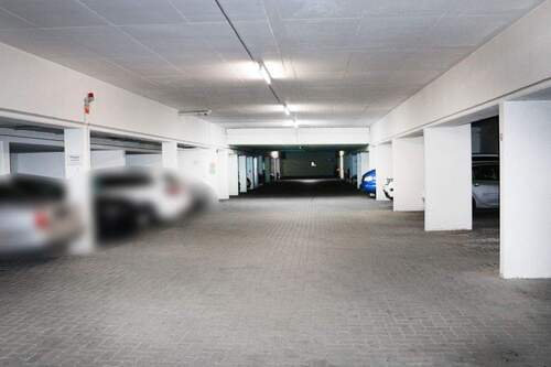 TG Unterhaching - Tiefgaragen-Stellplatz in Unterhaching, Ottobrunner Straße zu erwerben. Ideal zur Eigennutzung!