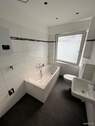 Badezimmer2 - BEISPIEL - 3 Zimmer Etagenwohnung zur Miete in Hagen / Rummenohl