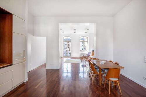 Essbereich mit Blick in den Wohnbereich - 5 Zimmer Etagenwohnung zum Kaufen in Berlin