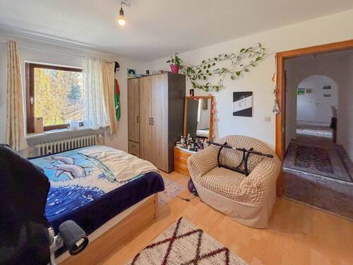 Schlafzimmer mit Flurblick - 