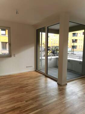 Zimmer 2 mit Balkon - 3 Zimmer Etagenwohnung zum Kaufen in Ketzin/Havel