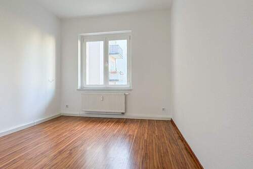 Arbeits,- Hobby- oder Kinderzimmer - 