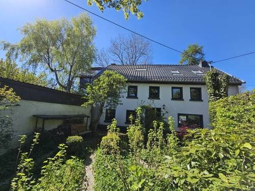 Ansicht Haus - Historisches Bauernhaus mit viel Charme, Gartenidylle und vielseitigem Nutzungspotenzial