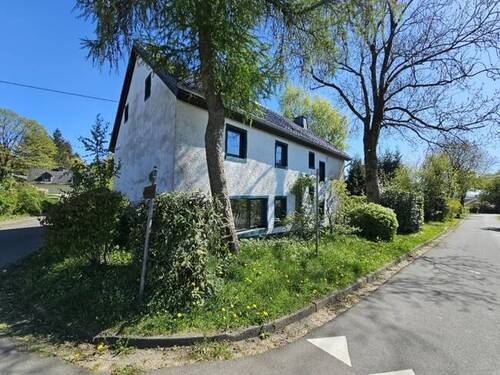 Ansicht Haus - Einfamilienhaus mit 244,00 m&sup2; in Hellenthal zum Kaufen