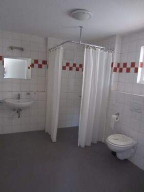 Bad - Dusche barrierefrei - Etagenwohnung mit 49,30 m² in Schramberg zum Kaufen