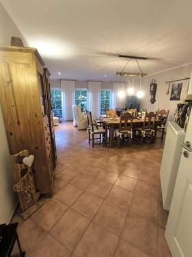 Wohnzimmer mit Essecke - 