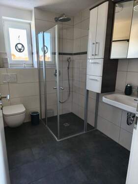 Badezimmer Musterwohnung.jpeg - 
