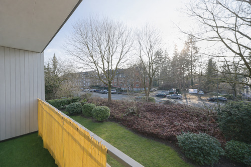 Ort für schöne Sonnen-Stunden: Balkon nach Südwest - 2 Zimmer Etagenwohnung zum Kaufen in Hamburg