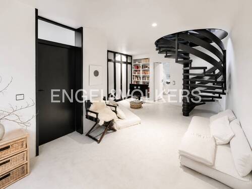 Treppe zum Untergeschoss - 