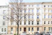 Hausansicht - Solide Gelegenheit: Vermietete 2-Zi.-ETW im Altbau in zentraler Lage