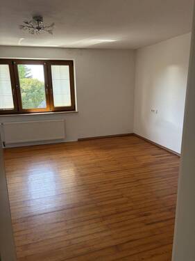 Bild 2 - 3 Zimmer Etagenwohnung zur Miete in Oberlauch