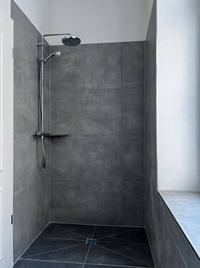 Bad-Dusche.jpg - Etagenwohnung mit 77,10 m² in Görlitz zur Miete