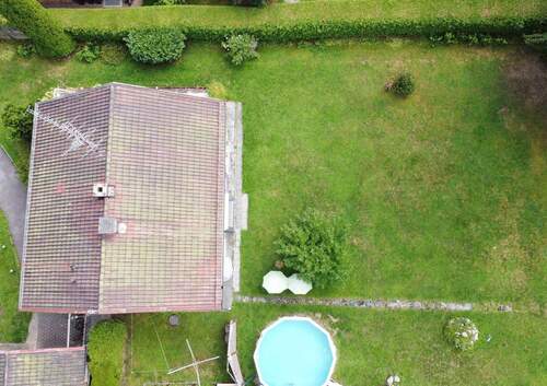 Luftaufnahme - Sonniges Waldrandgrundstück für Ihr neues Einfamilienhaus mit genehmigten Bauvorbescheid!