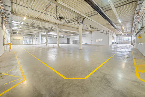 Blick in die Halle - Neuwied aufgepasst: 2.900 m² Industriefläche - Top Lage - Ab Oktober 2025 frei!