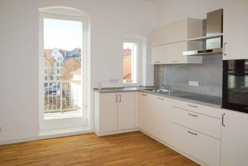 Küche - Ideal für Familien: Erstbezug + Balkon + Stellplatz + Einbauküche!