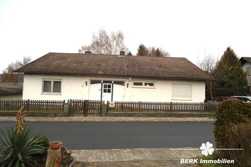 Frontansicht - Einfamilienhaus mit 300,00 m&sup2; in Lützelbach zum Kaufen