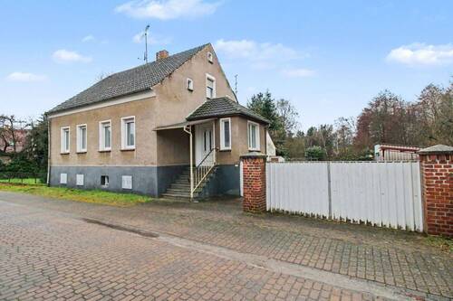 Objektansicht straßenseitig - 