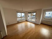 Wohnzimmer - Schöne 3,5-Zimmer-Wohnung mit Balkon in Gerlingen