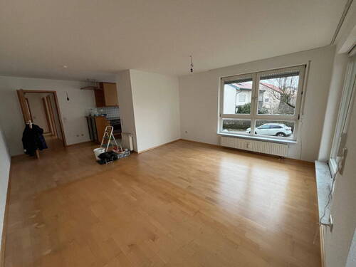 Wohnzimmer und Essbereich - 3 Zimmer Etagenwohnung zur Miete in Gerlingen