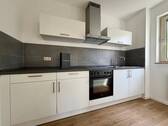 Küche mit Einbauküche - 2 Zimmer Etagenwohnung in Frankfurt am Main