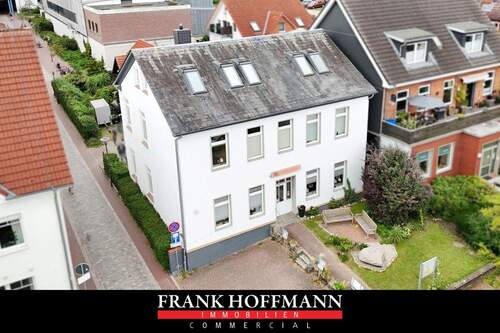 V10189-5a Titelbild - Gepflegtes Wohn- Geschäftshaus mit vermietetem Einfamilienhaus in Eutin