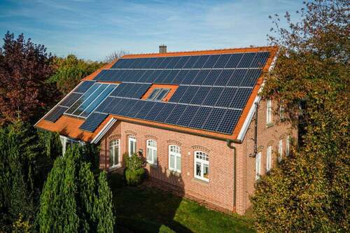 Haus von Oben - Tolles Wohnhaus mit riesen Garten, plus Lager-Produktionshalle auf sehr schönem Grundstück
