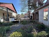 Freibereich zwischen Haus und Garage - 