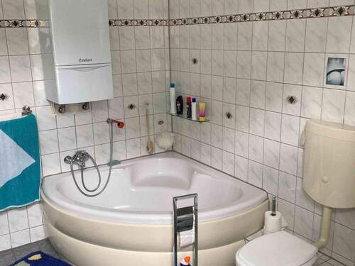 Badezimmer - Badewanne.JPG - 