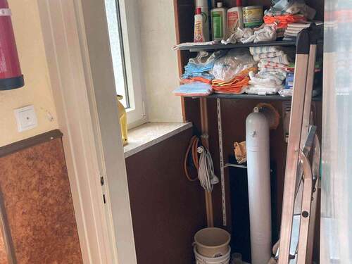 Separater Abstellraum Treppenhaus.JPG - 
