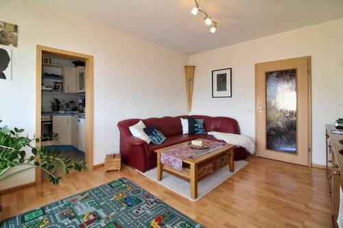 Wohnzimmer - 4 Zimmer Etagenwohnung zum Kaufen in Berlin