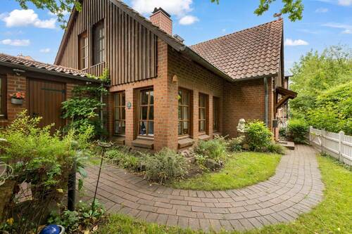 Hausfront - Zuhause am Wasser - Einfamilienhaus an der Trave
