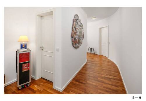 Entree und Flur - Etagenwohnung mit 147,00 m² in Hamburg zur Miete